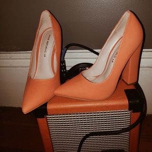 🌄SHOE REPUBLIC LA 🧡 PUMPS